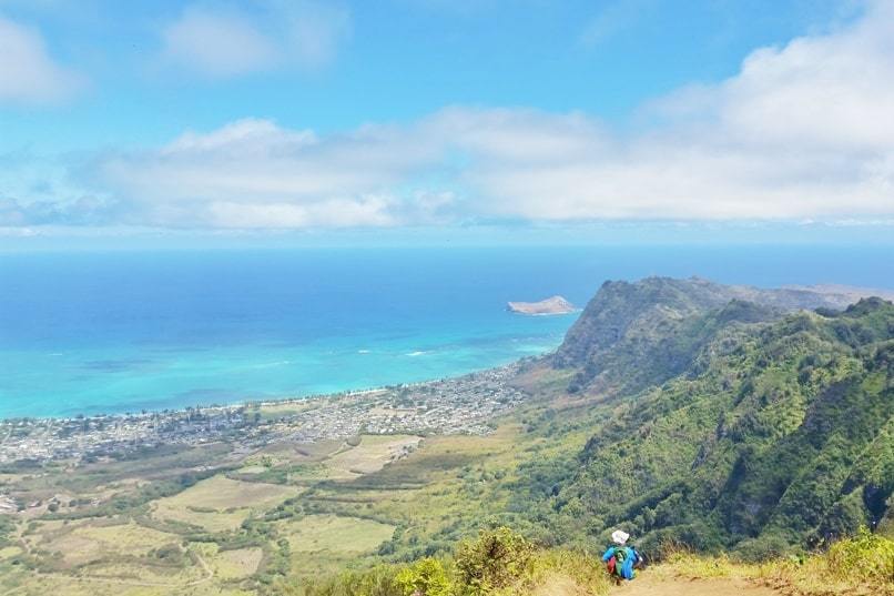 Best hikes in east Oahu Hawaii: Kuliouou Ridge Trail. Hiking trails on windward Oahu east side. Hawaii vacation ideas, tips.