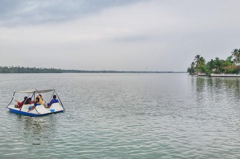 Cycling in Fort Cochin: Day trips from Cochin. Backpacking Kerala, India
