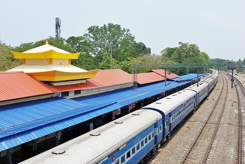 Varkala to Kanyakumari train: Kerala to Kanyakumari from Varkala train station. Backpacking Kerala, South India to Tamil Nadu