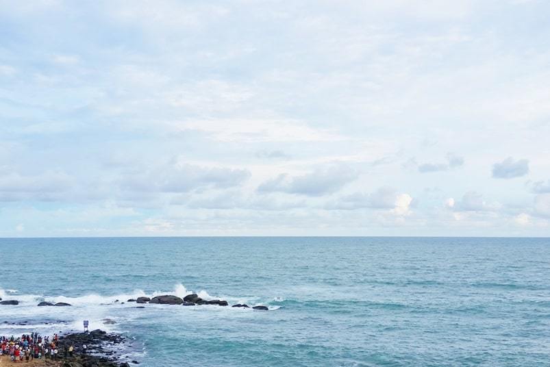 Varkala to Kanyakumari from Kerala: Crowds at southern tip of India where 3 seas meet. Backpacking Kerala, South India to Tamil Nadu
