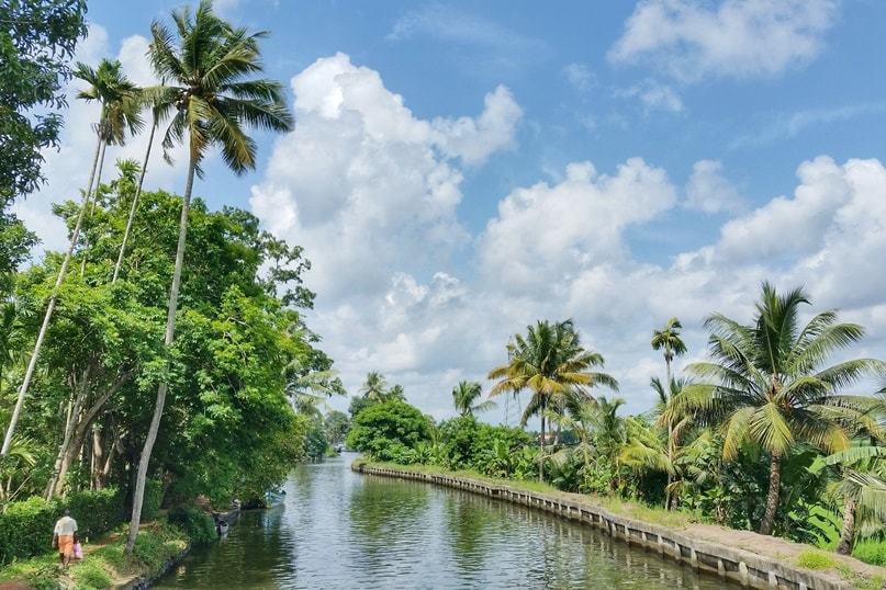 Zostel Kerala hostels in Alleppey. Zostel Alleppey Beach hostel. Backpacking hostels in South India