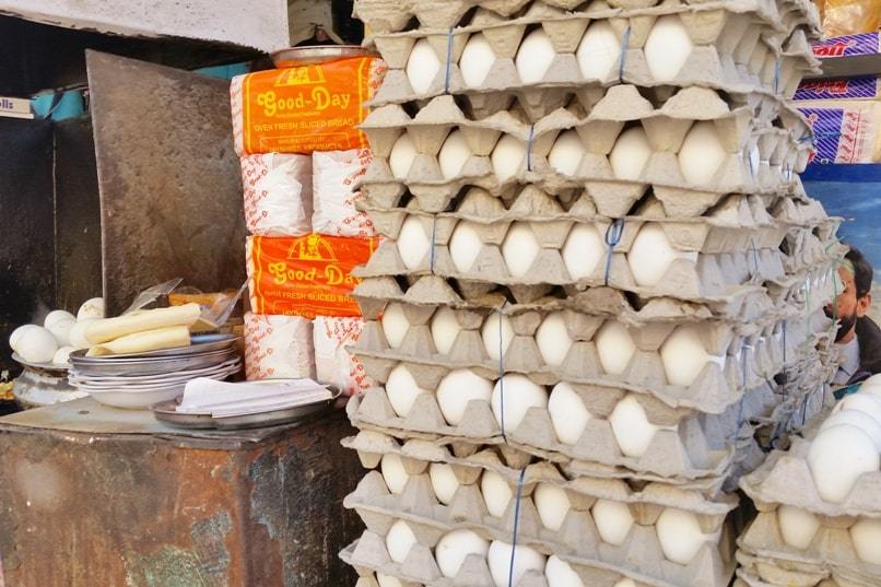 Jodhpur omelette shop: Egg sandwich. Best places to visit in Jodhpur. Backpacking Rajasthan, India
