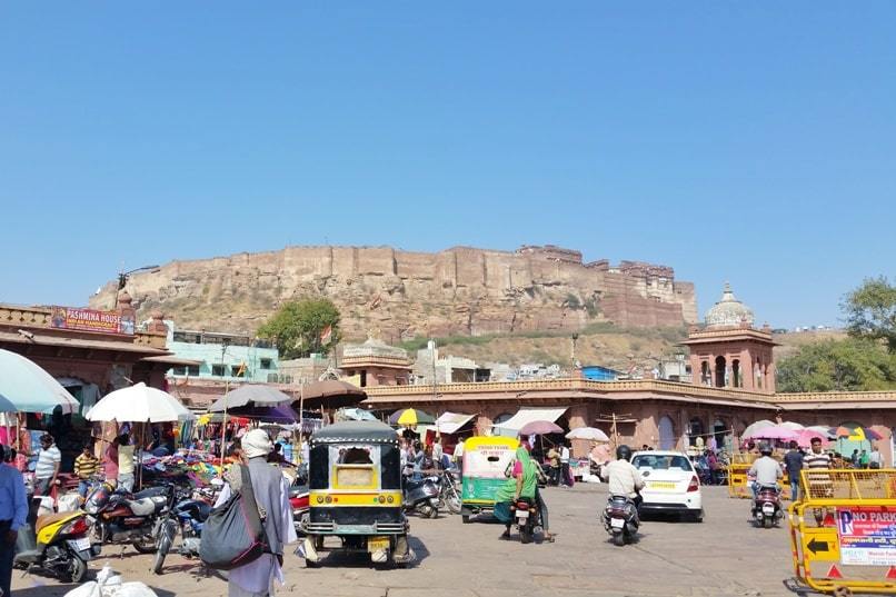 Jodhpur omelette shop: Sardar Market to Mehrangarh Fort. Best places to visit in Jodhpur. Backpacking Rajasthan, India