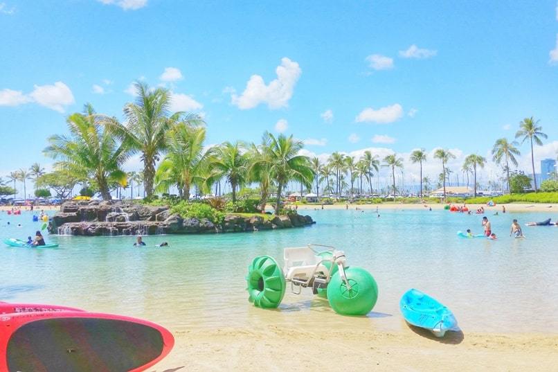 Worst time to visit Hawaii: Best hotels and resorts for families in Hawaii. Maui, Kauai, Oahu, Big Island.