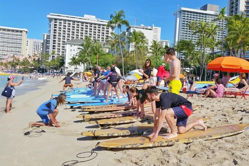 Worst time to visit Hawaii: Best surf lessons and tours. Maui, Kauai, Oahu, Big Island.