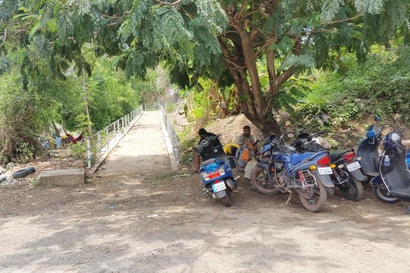 Canacona train station to Palolem Beach. Outside Canacona railway station, how to get to palolem. Backpacking Goa India