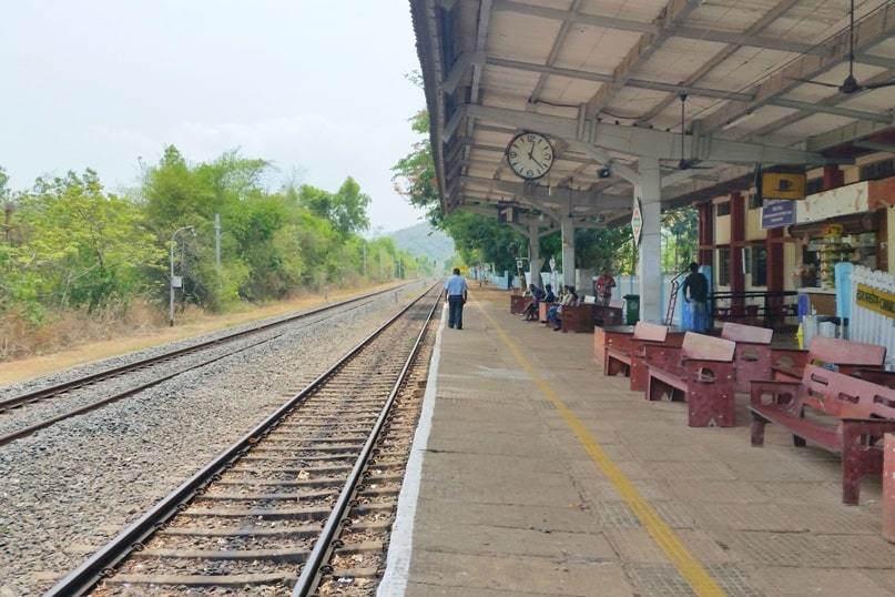 Canacona train station to Palolem Beach. Canacona railway station near South Goa beaches. Backpacking Goa India