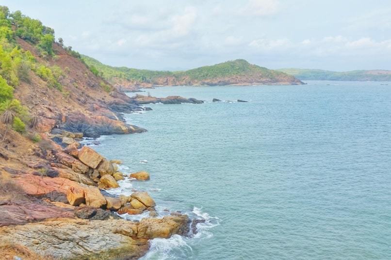 Gokarna train station to bus stand. best things to do in gokarna. places to visit in gokarna. Backpacking South India