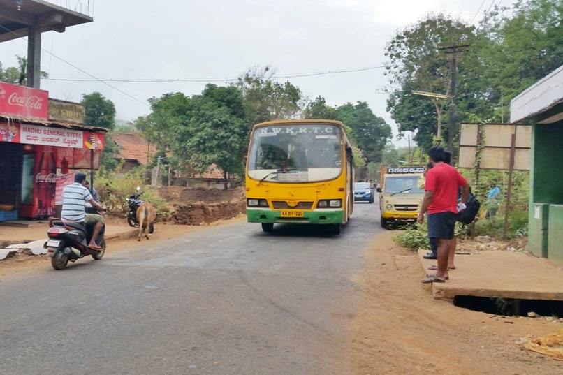 Gokarna train station to bus stand. bus arrival timings to gokarna beach, to gokarna town, to near om beach, to near kudle beach. Backpacking South India