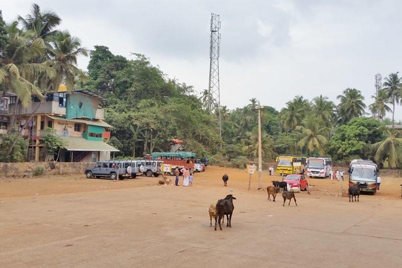 Gokarna train station to bus stand. gokarna town main bus station. Backpacking South India
