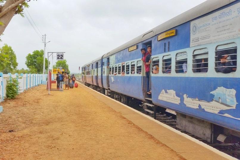 Gokarna train station to bus stand. how to get there - arrive at gokarna train station. Backpacking South India