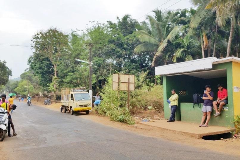 Gokarna train station to bus stand. how to get there - gokarna train station to bus stop how far. Backpacking South India