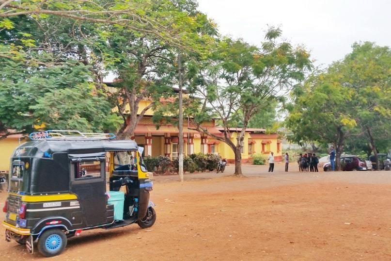 Gokarna train station to bus stand. rickshaw from gokarna road railway station. Backpacking South India