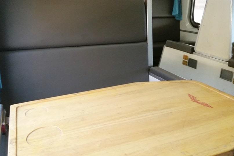 Overnight sleeper train in Thailand. where to eat food on train. long distance thai railways. backpacking southeast asia travel blog